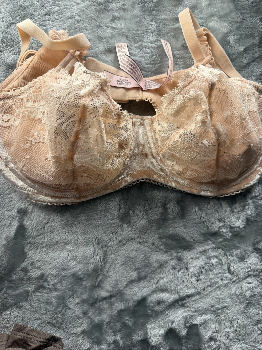 Victoria's Secret Beige Lace Underwire Bra